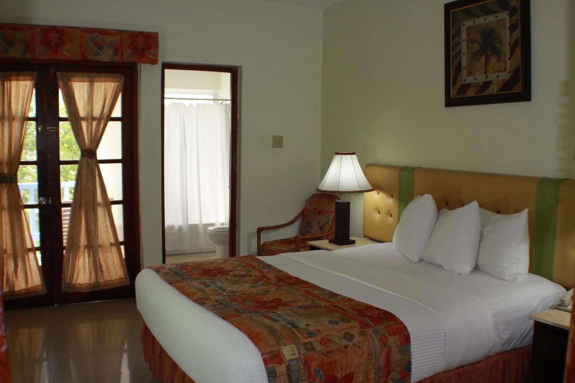 Toby'S Resort Teluk Montego Bagian luar foto